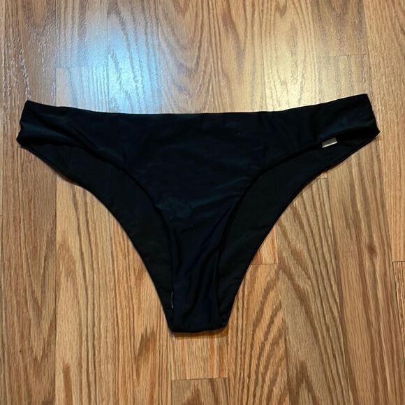 New!!! Cheekie Black Bikini Bottoms - Picture 1 of 6